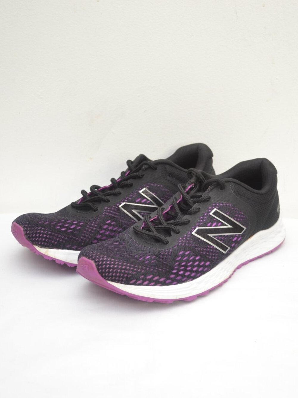 New Balance Women's Arishi Wariscp2 size 8